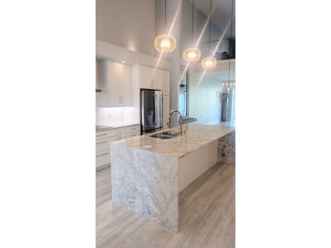 Building Photo - Elegant, Fully Renovated Townhome in Gated Grand Haven Community!