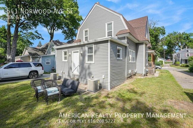 Building Photo - 541 Norwood Ave SE
