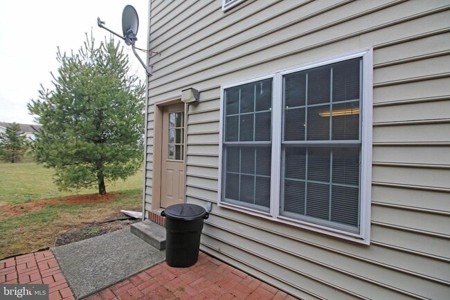 Building Photo - 63 N Cherry St