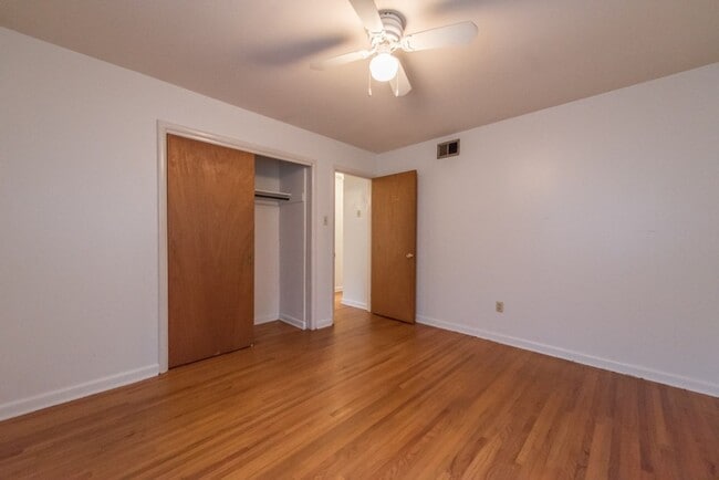 Building Photo - 2 Bedroom 1 Bathroom Home With Carport.