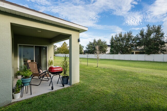Building Photo - 5230 Bracks Landing Dr
