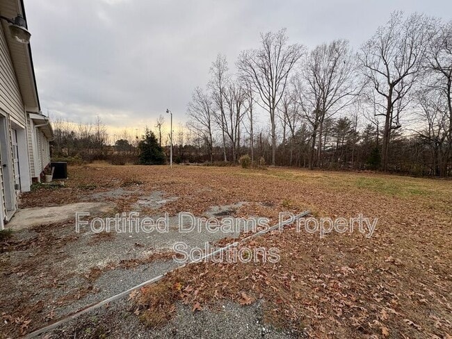 Building Photo - 431 Peeden Dr