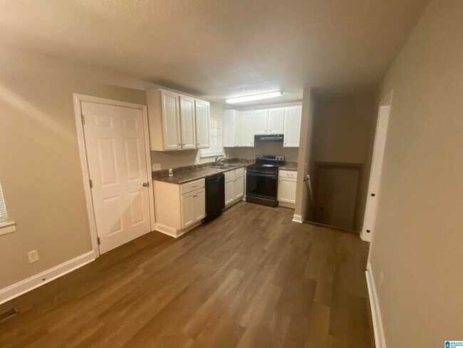 Building Photo - 1608 Azalea Dr