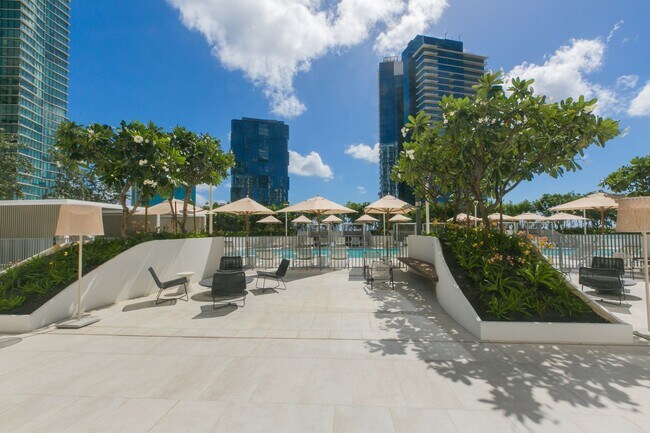 Building Photo - KOULA 2b2b1pkg Ready to Move In!