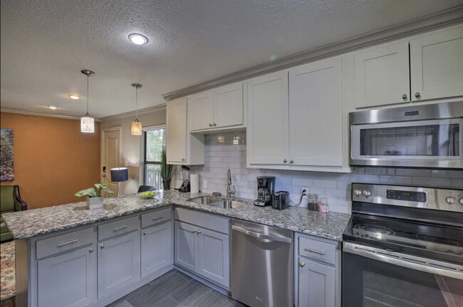 Building Photo - 2211 Blodgett