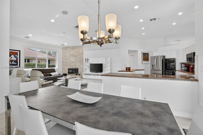 Building Photo - 2922 Medinah