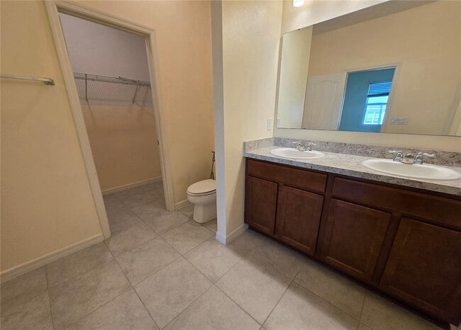 Building Photo - 3205 Casa Del Rey Ave