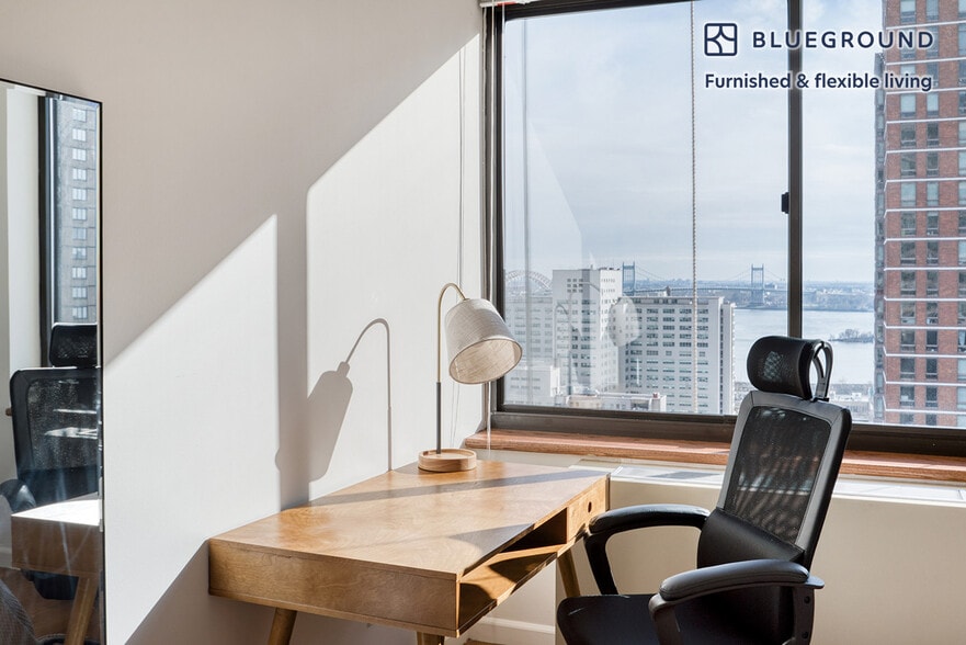 Building Photo - 175 E 96th St