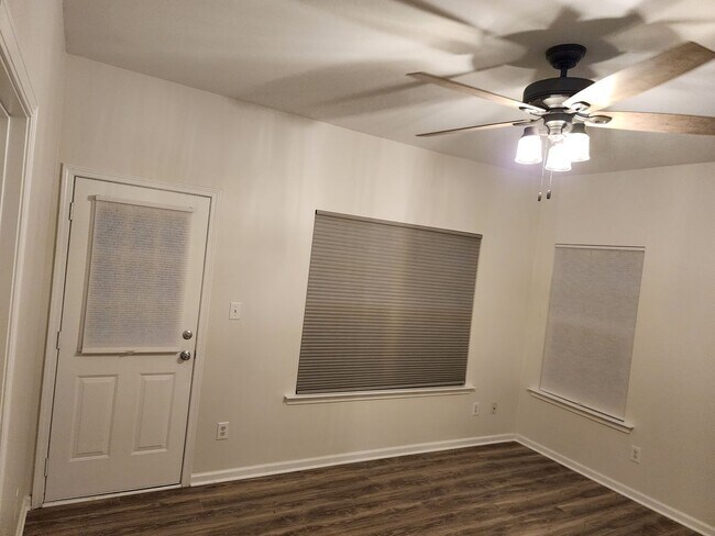 Building Photo - Four bedroom townhome in Caldwell Station