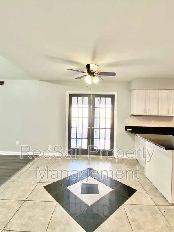 Building Photo - 851 Weston Ct