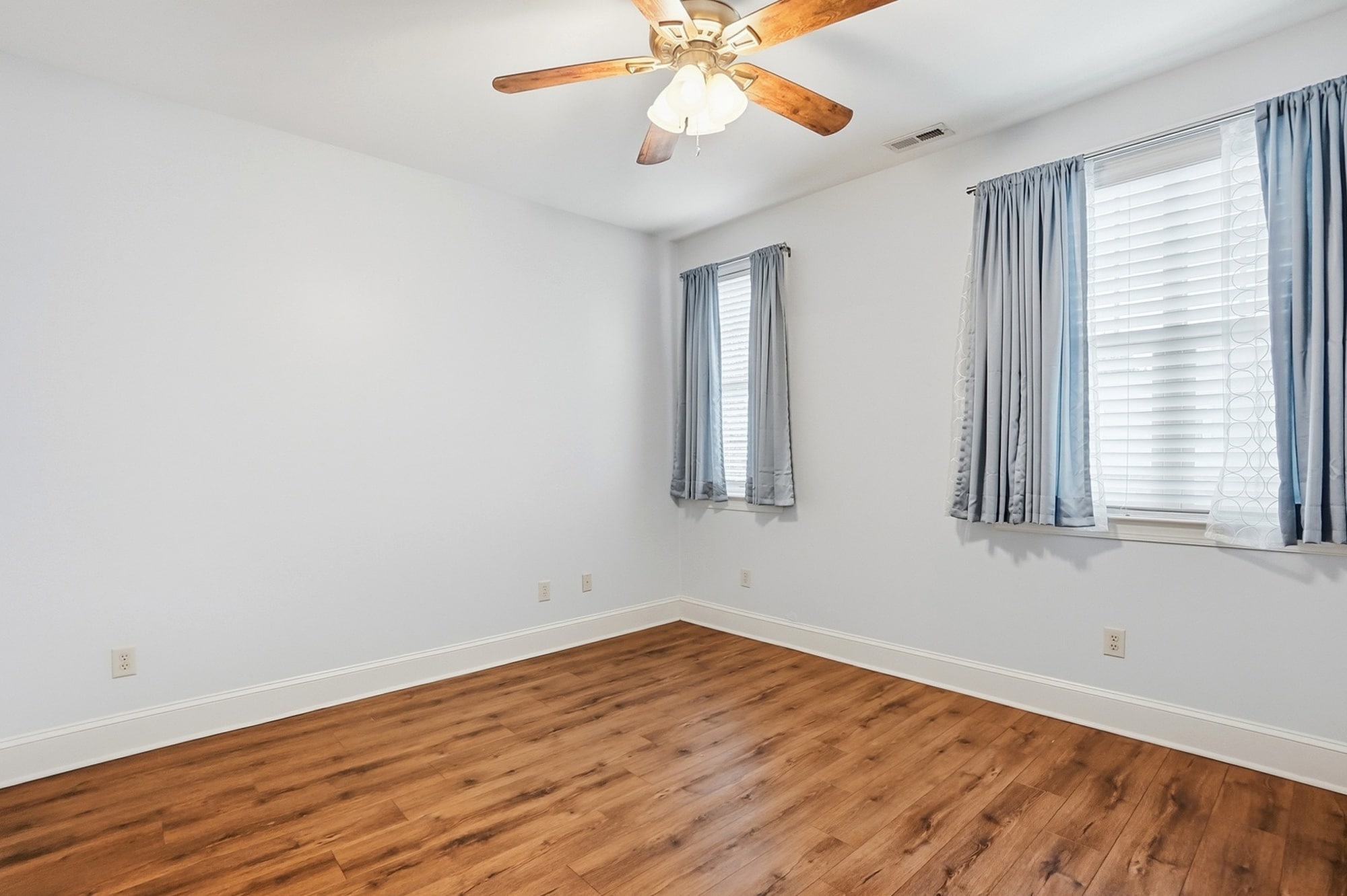 Building Photo - 1117 Park West Dr