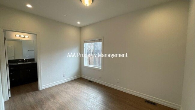 Building Photo - Walnut Creek, Beautiful 2 bedroom 2 bathroom home, Great location!