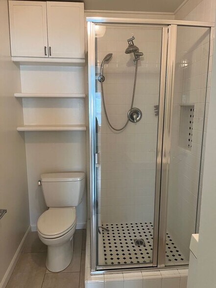 Building Photo - 147 N Florence St