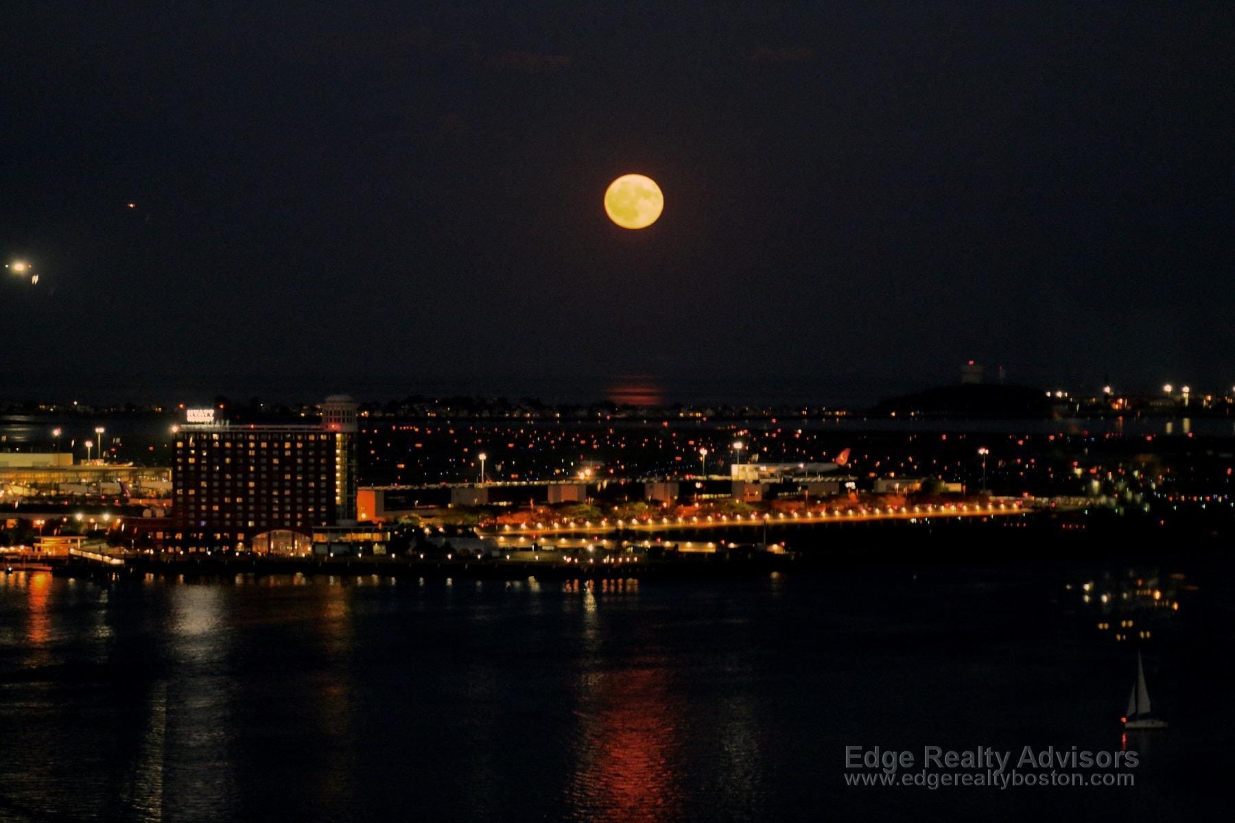 Building Photo - 65 E India Row