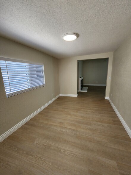 Building Photo - 14104 Hillcrest Dr