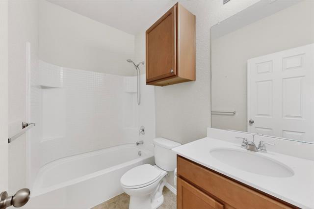 Building Photo - 2409 Buelingo Ln