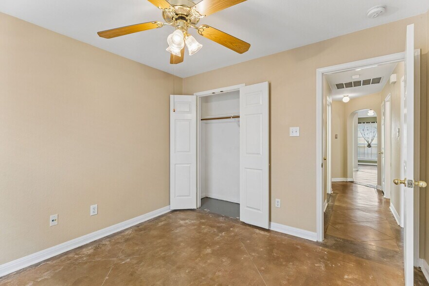 Building Photo - 7206 W Magic Mountain Ln