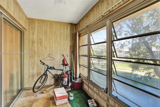 Building Photo - 5961 NW 61st Ave