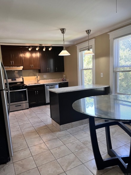 Building Photo - 1312 Hope St