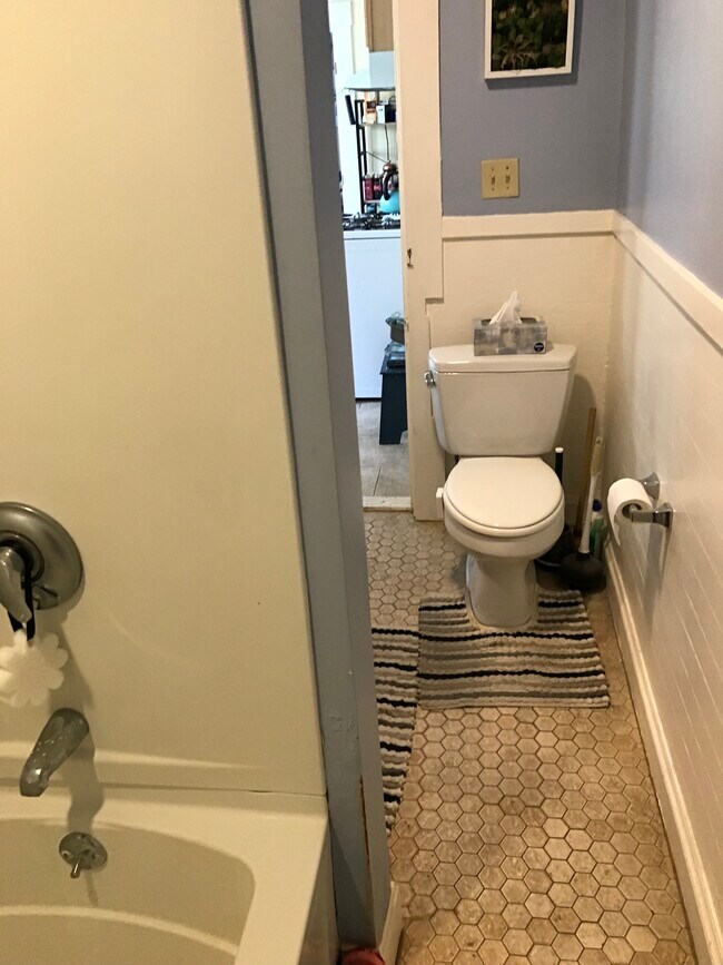 Building Photo - 387 Cambridge St