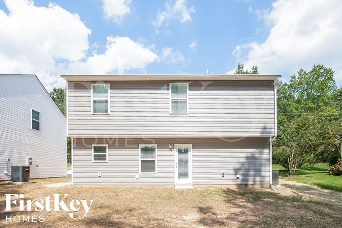 Building Photo - 4011 Maderia Dr NW