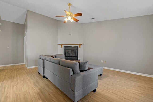 Building Photo - 4421 Smokey Lake Dr
