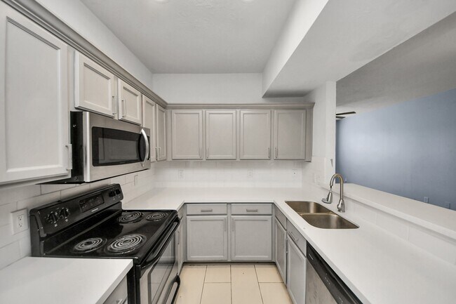 Building Photo - 3738 Lehall St