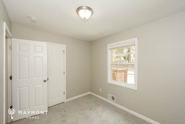 Building Photo - 3104 Shirley Dr