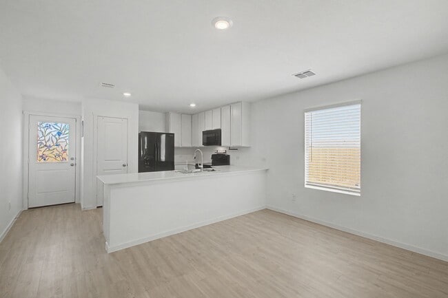 Building Photo - 6732 Bramblewood Dr