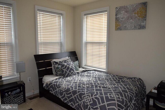 Building Photo - 1135 Carinoso Cir