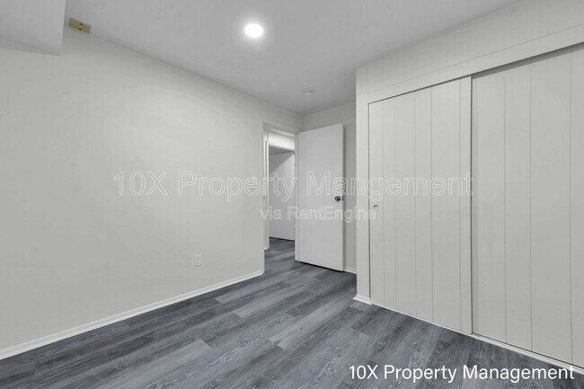 Building Photo - 907 Higbee Dr N