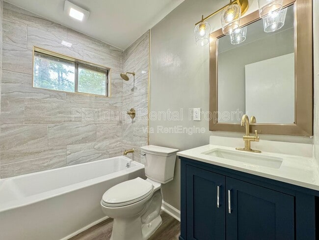 Building Photo - 908 Pinecrest Cove