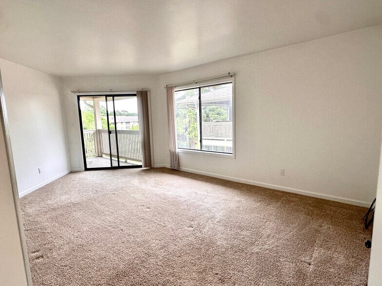 Building Photo - 4210 Pinehurst Cir