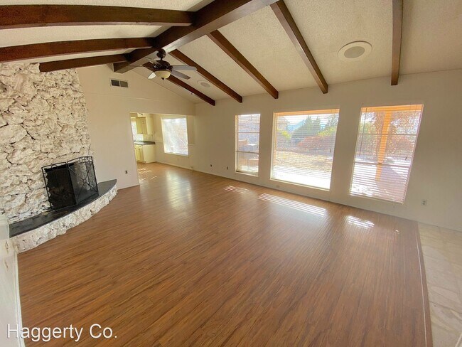 Building Photo - 3 br, 3 bath House - 5809 Vista Clara