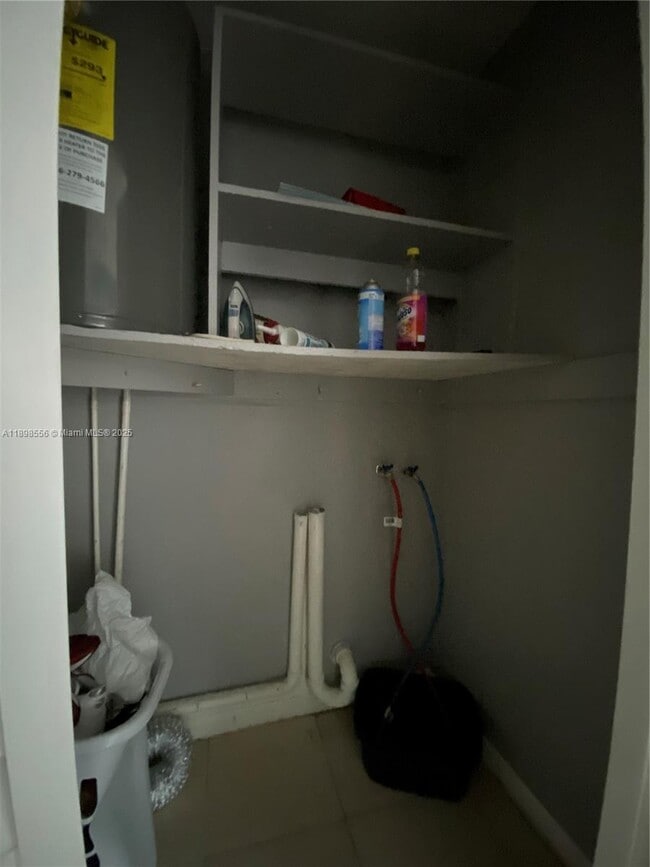 Building Photo - 6132 SW 39th St