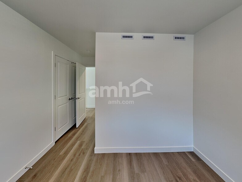 Building Photo - 7340 S Avenida Obelo