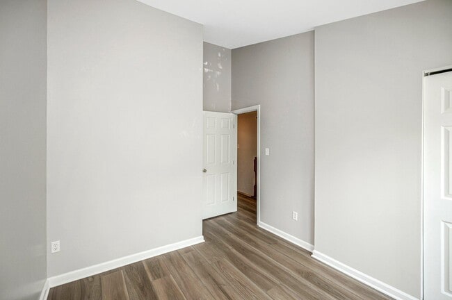 Building Photo - 9705 Becker Ct