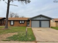 Building Photo - 2119 Selma Dr