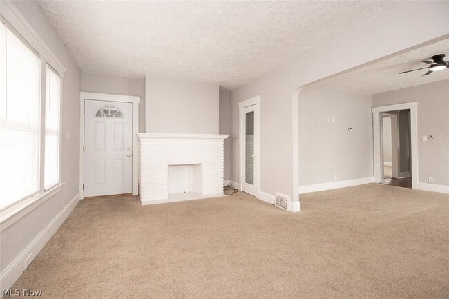 Building Photo - 4953 E 106th St