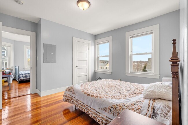 Building Photo - 20-22 Highview St