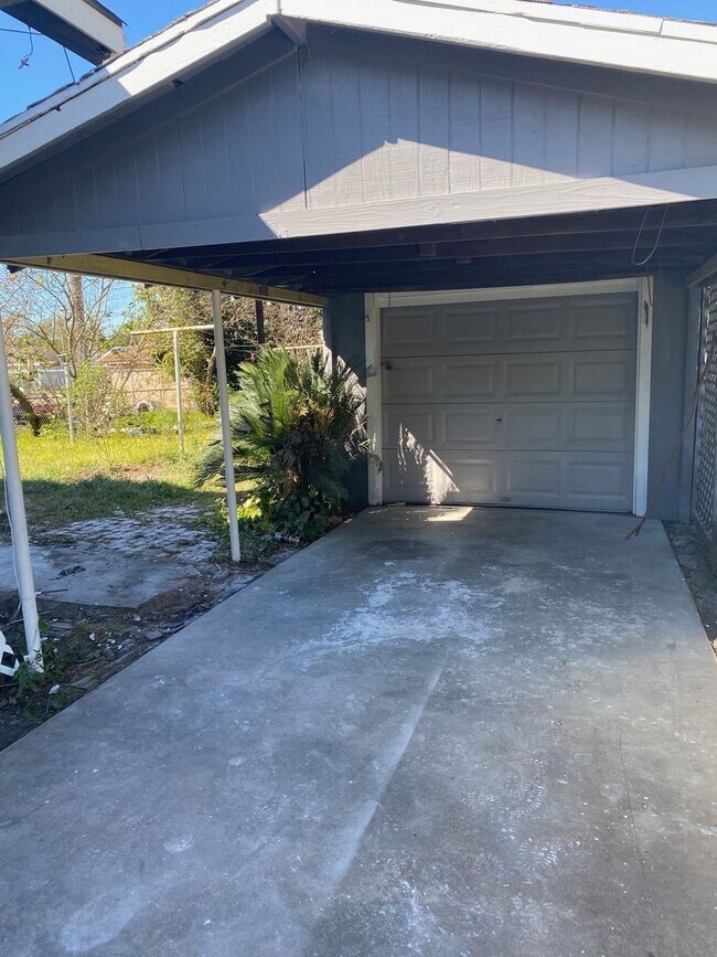 Building Photo - 1409 9th St