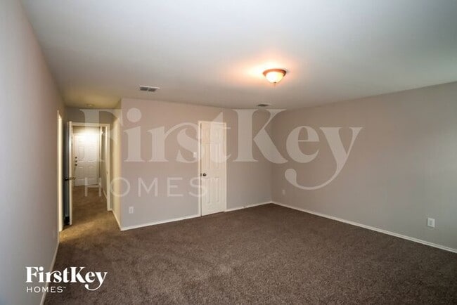 Building Photo - 1613 Baxter Springs Dr