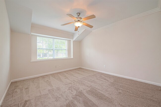 Building Photo - 10306 Bob White Dr