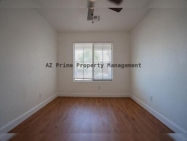 Building Photo - 17432 W Calavar Rd