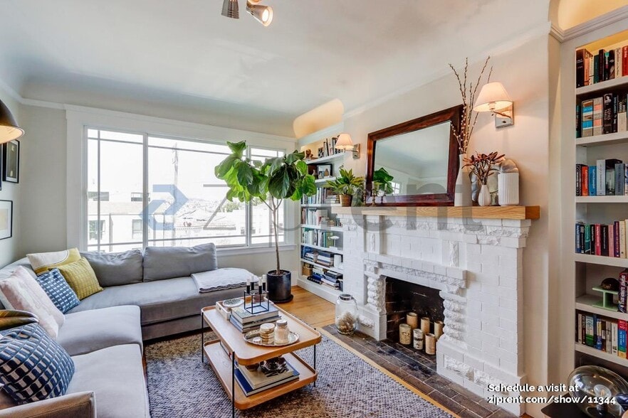 Primary Photo - 1081 De Haro St