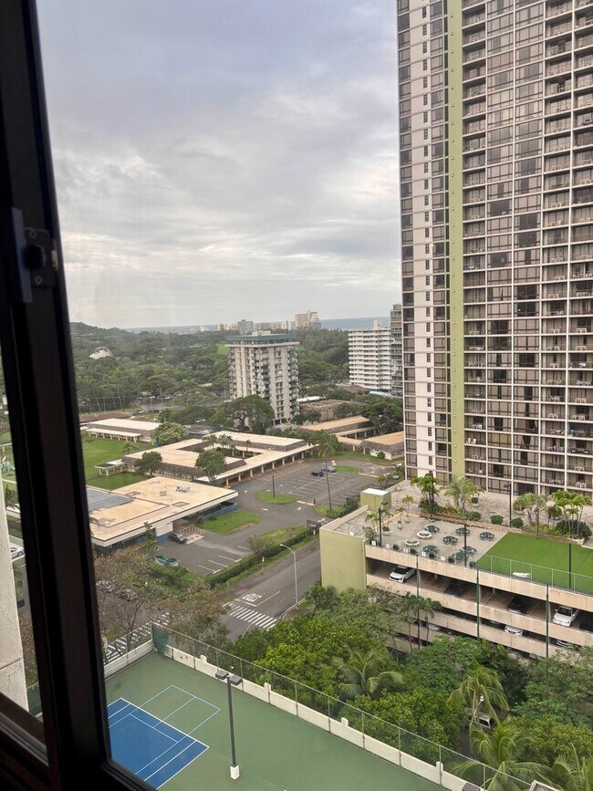 Building Photo - Available now: A studio 1 bath at Liliuokalani Gardens