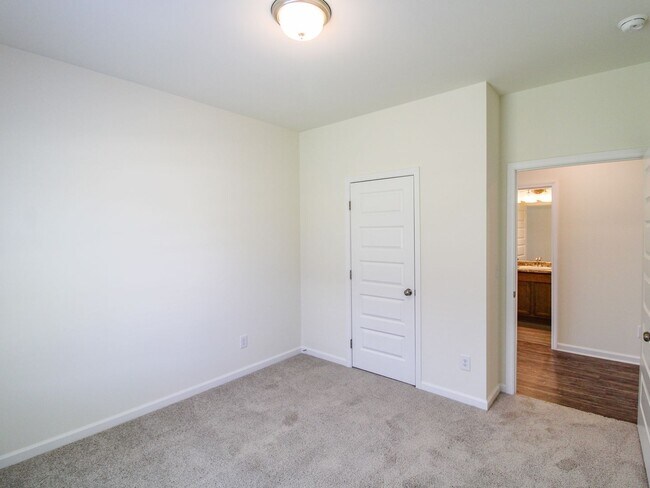 Building Photo - 13791 Hill Place Ln