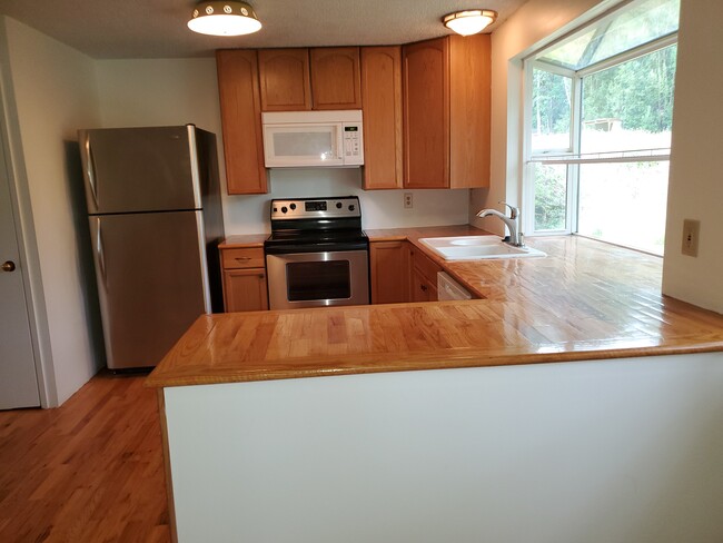 Large Kitchen - 1525 248th Ave SE