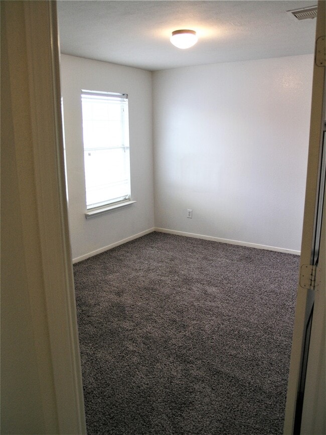 Building Photo - 2926 Meadowglen Crest