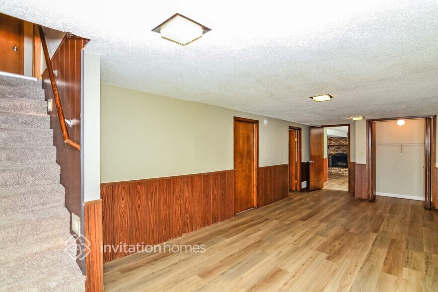 Building Photo - 5900 Aquila Ave N